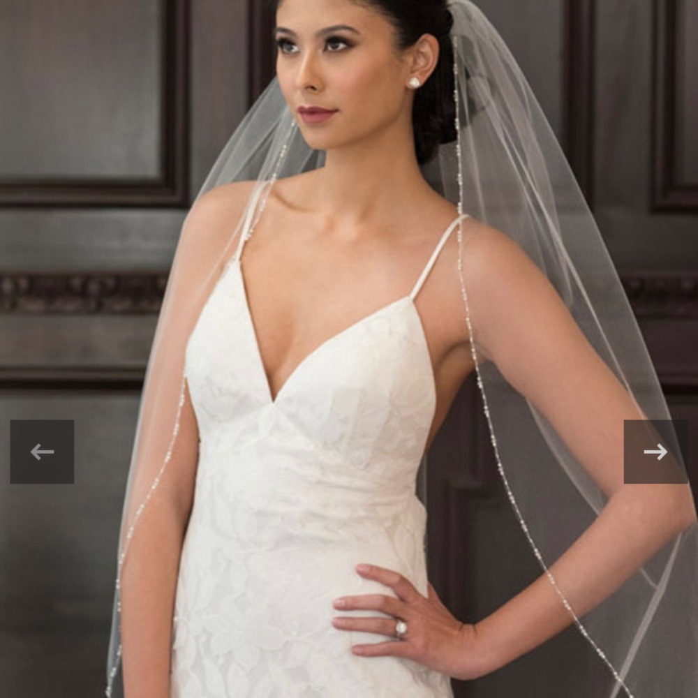 Brand new ivory veil